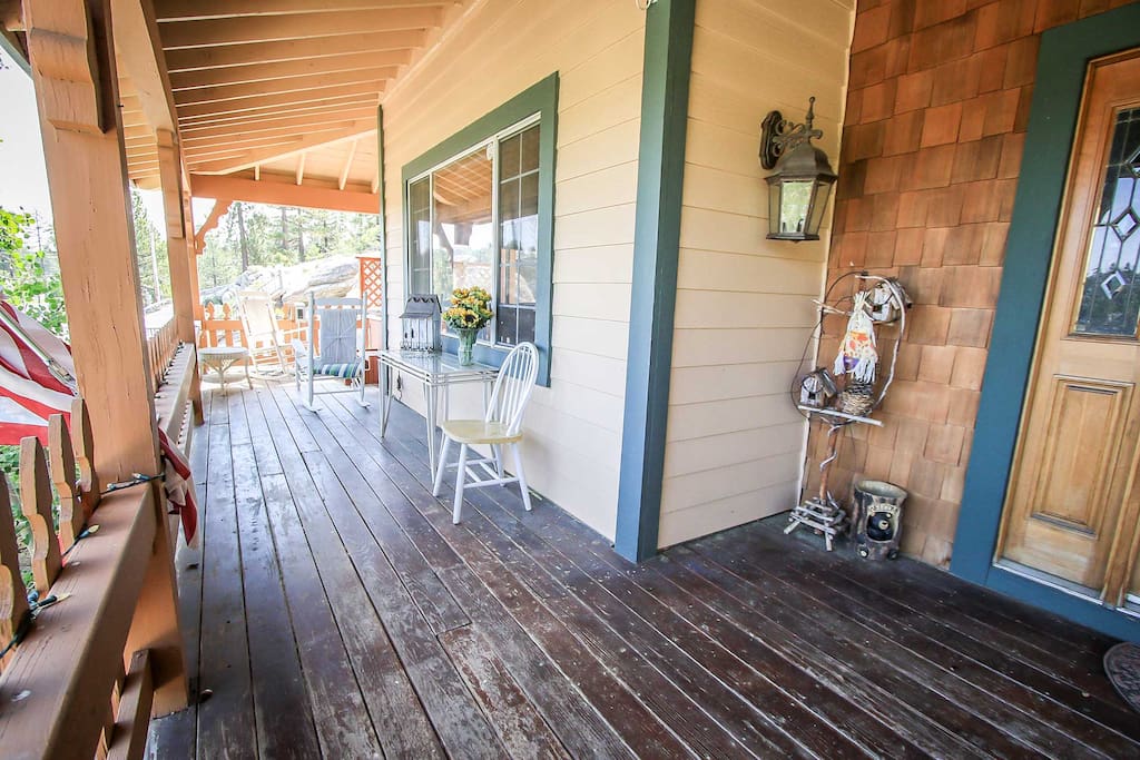 Deck,Porch,Dining Table,Furniture,Table