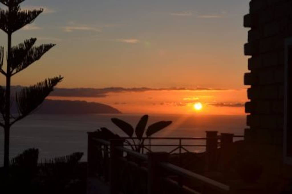 Sonnenuntergang von der Terrasse aus