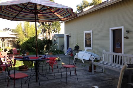Charming Santa Cruz Getaway