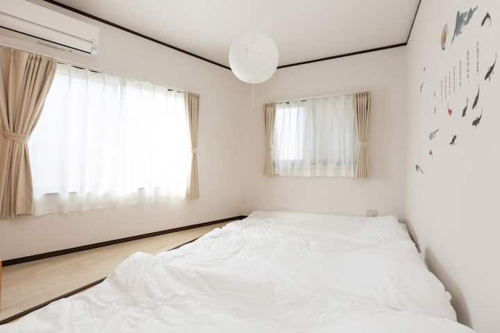 Chumba cha Tatami ghorofani