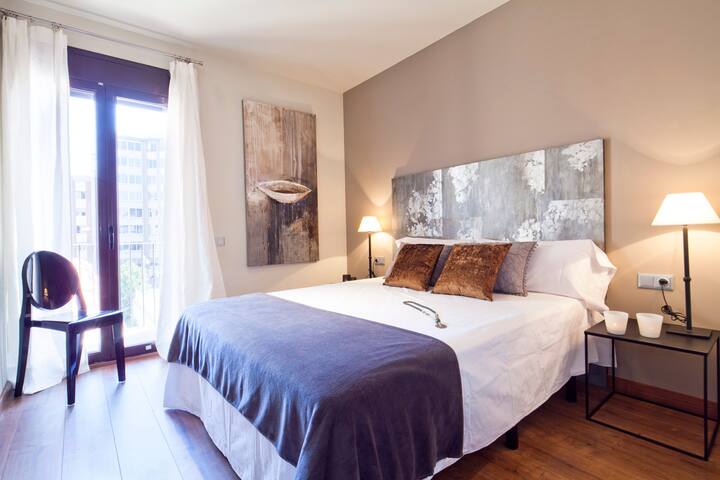 Great Design apartment in Barcelona center gallery image 2