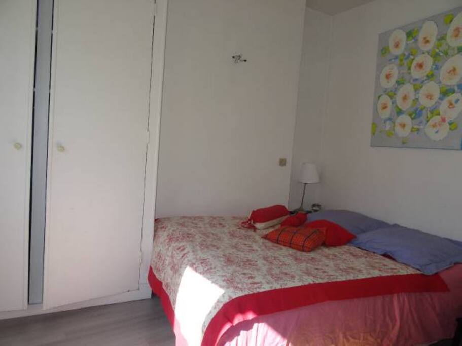 Chambre 1 sur cour (2/2)