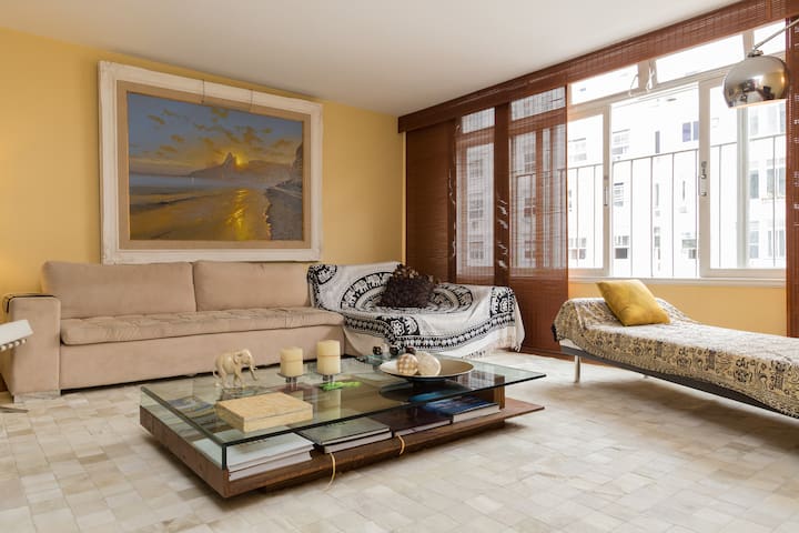 Heart of Zona Sul! 4 Bedrooms, Sleeps 12