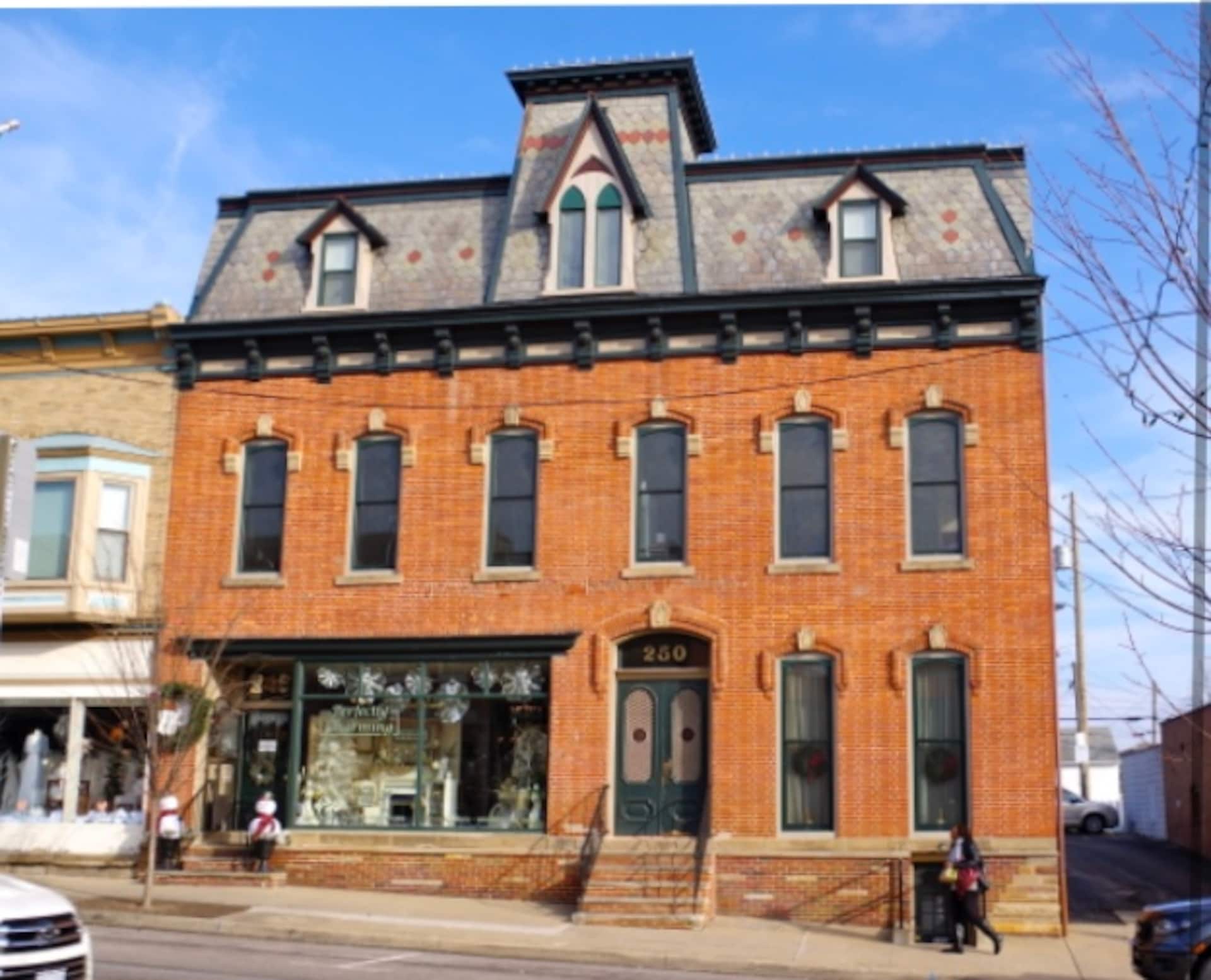 The Brenner 3 (Historic building at Medina Square)
