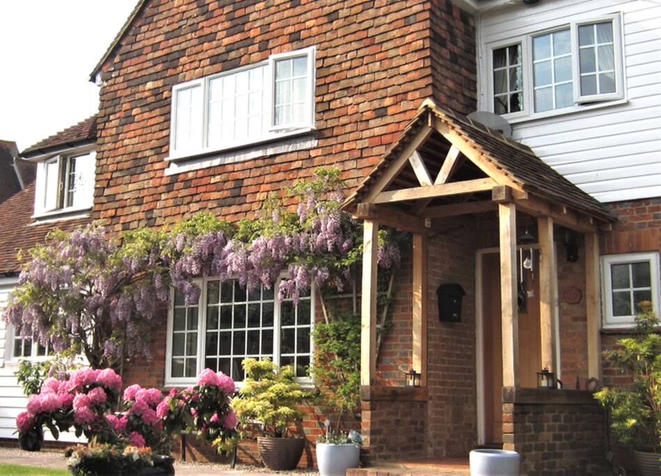 West Oast is a traditional Kentish home which was still in use as a working Oast up until the 1970's when it was converted into a house.