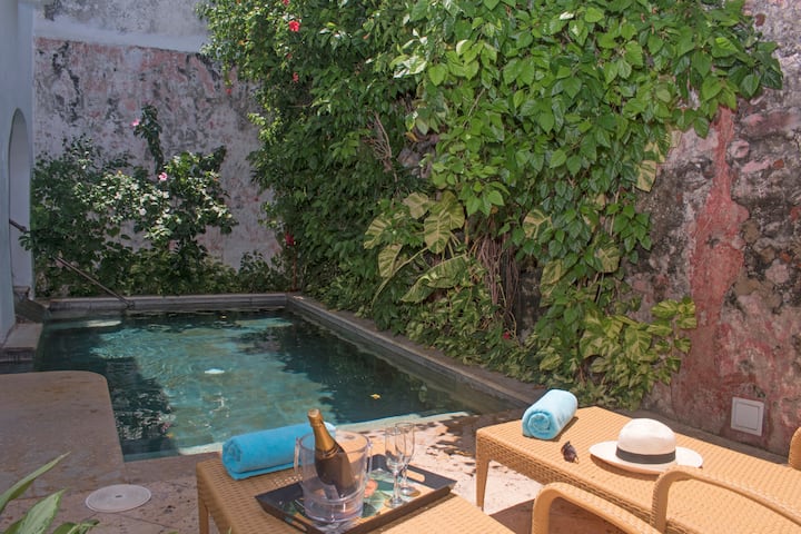 casa colonial en la ciudad amurallada