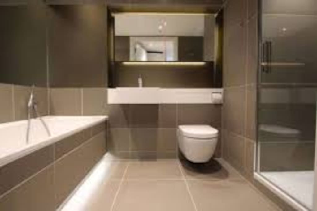 Ensuite bathroom