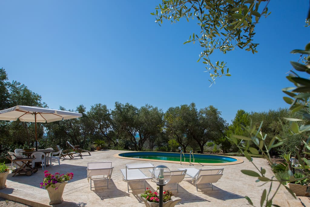 Area Privata con Solarium e Piscina
