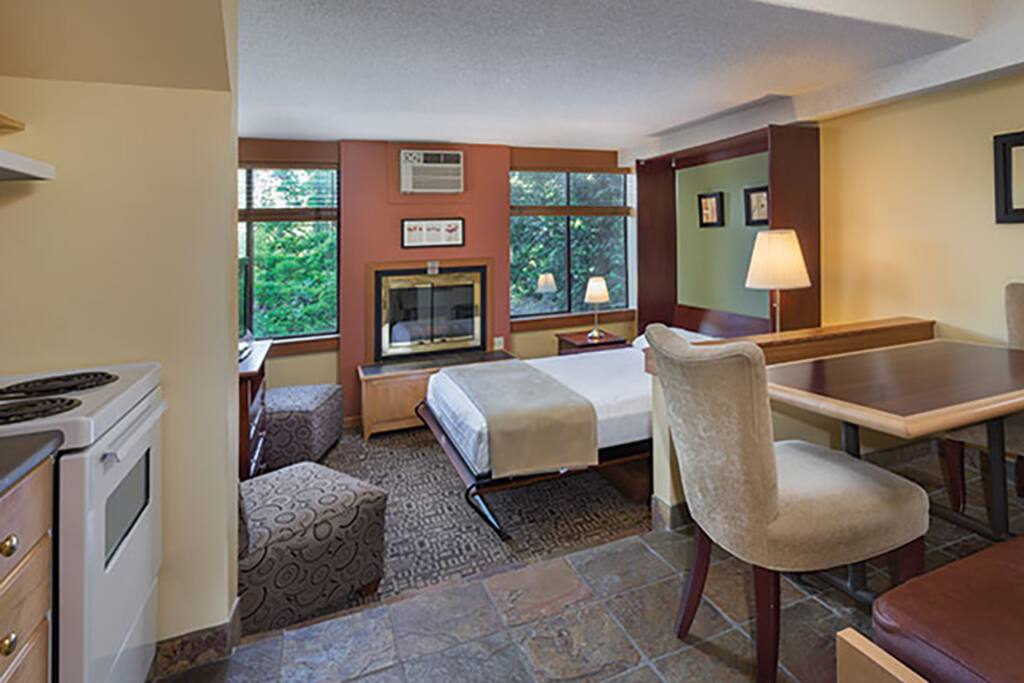 Suite with a queen fold out bed and a twin trundle/day bed