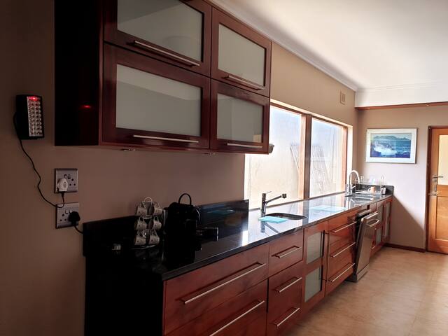 Cozy Seaside Living 400m from Melkbosstrand beach gallery image 2