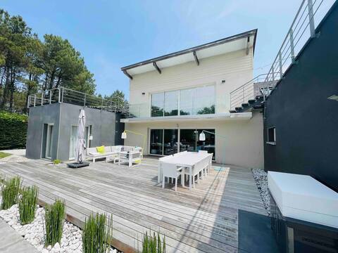 Villa with pool next to the 24 Hours of Le Mans circuit