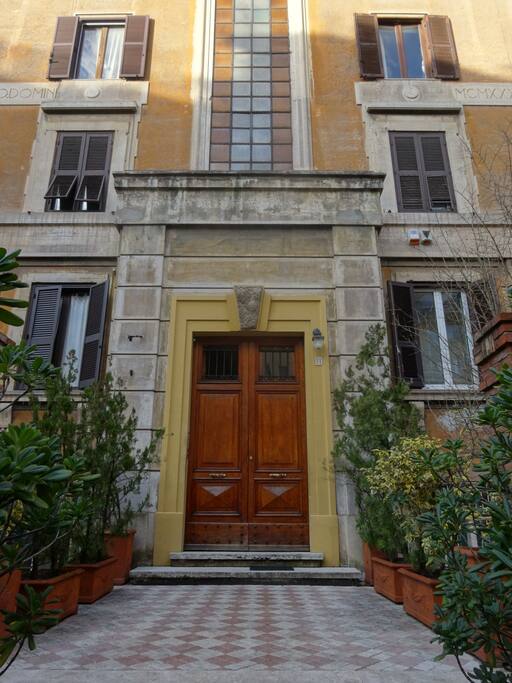 PORTONE DEL PALAZZO