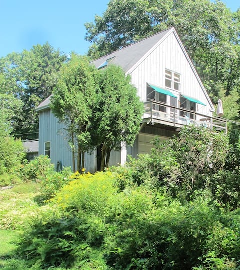 Top performing Airbnb: Serenity, Privacy, Clean and Bright in Boothbay Harbor / Midcoast