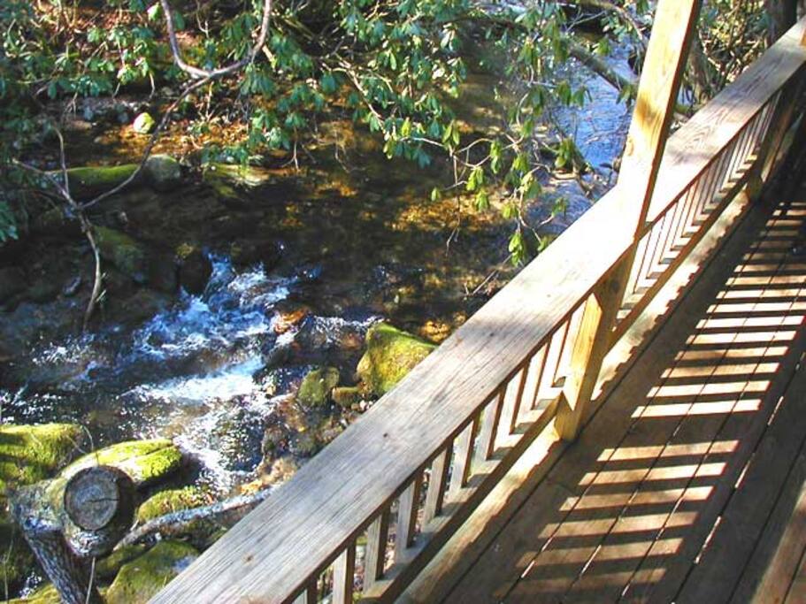Cherry Bluff cabin sit directly on Betty Creek. Have lunch on the back veranda.