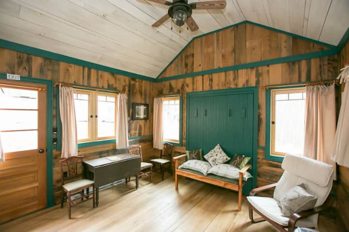 Moonshine Cabin On Deep Creek Lake - Deep Creek Lake, MD