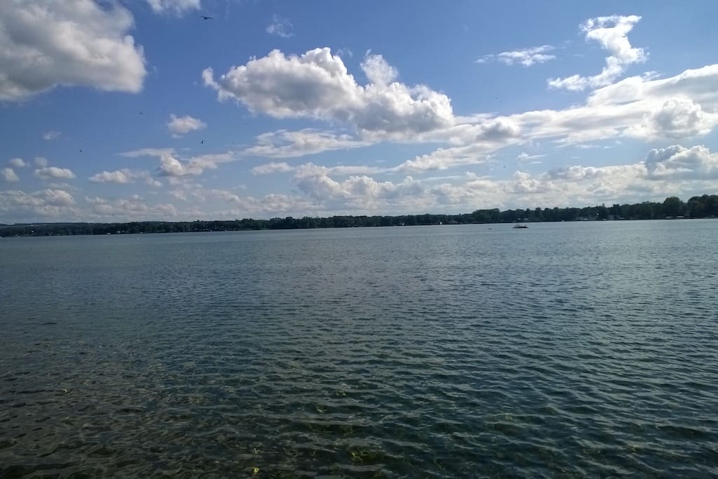 Owasco Lake Fun Houses for Rent in Auburn, New York, United States