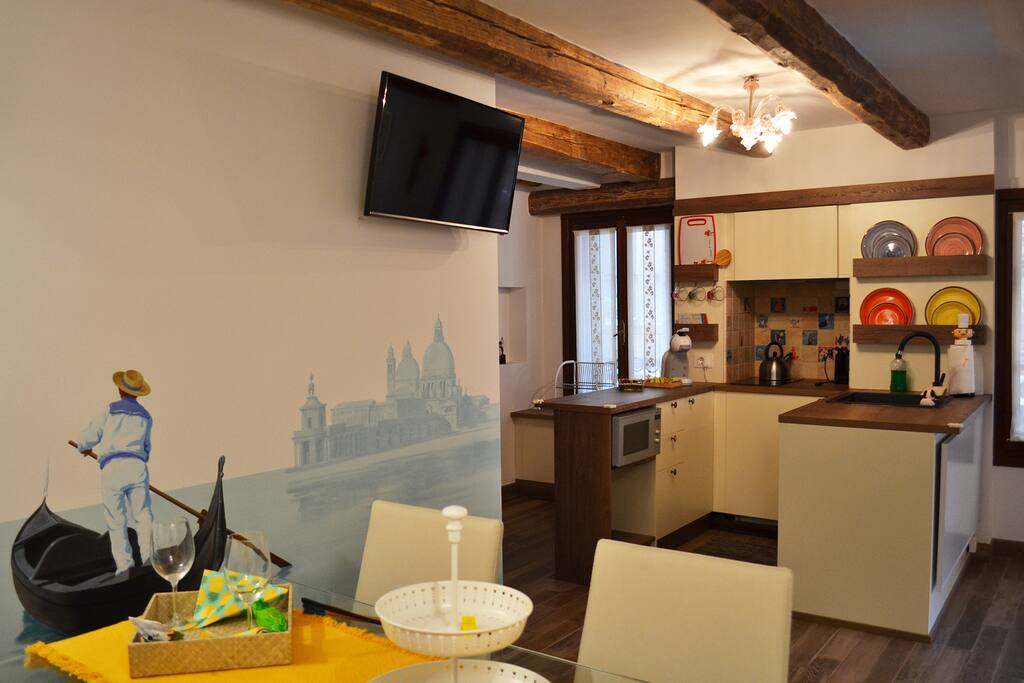Zona pranzo/angolo cucina