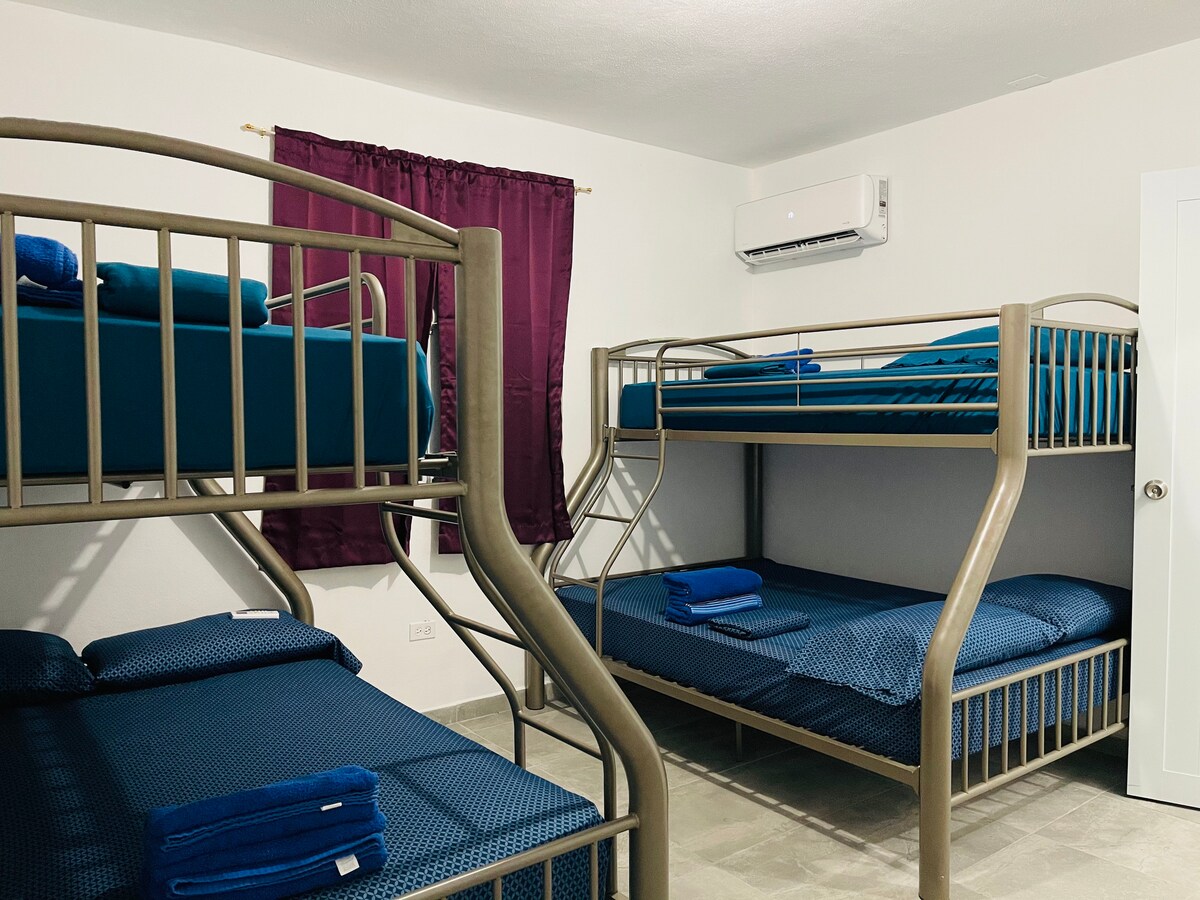 חדר שינה בבית הראשון מס '2/חדר בבית הראשון מס'2