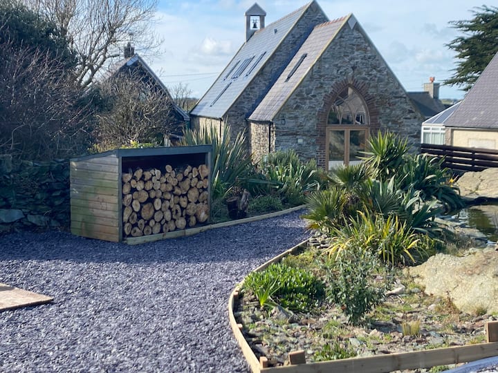 Converted chapel sea views sleeps 6 Vacation homes for Rent in