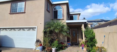 Spacious Home, 3 bedroom, 2 queen/2 king beds