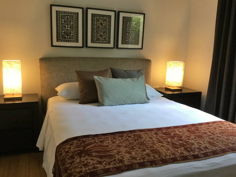 comfortable queen size bed