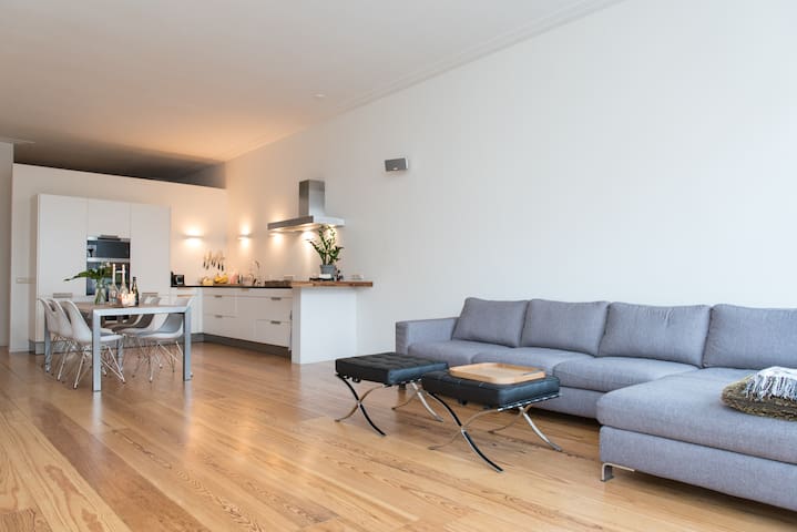 Canal View Loft 41 gallery image 4