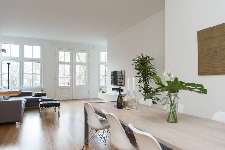 Canal View Loft 41 gallery image 5