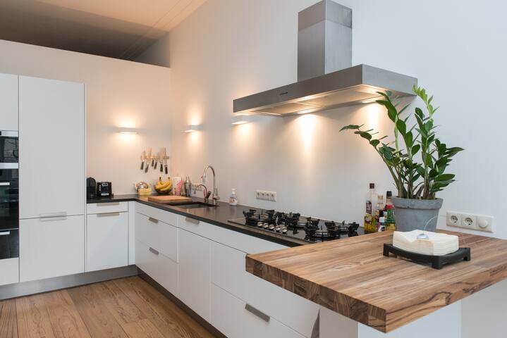 Canal View Loft 41 gallery image 2