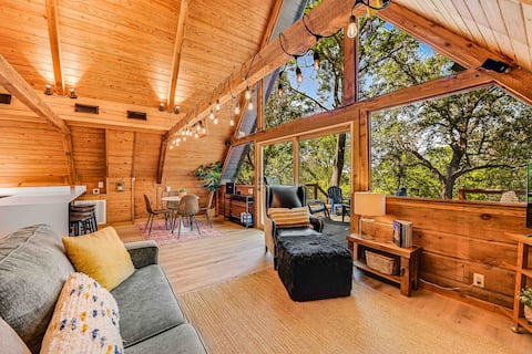 Successful Airbnb property: Cozy A-Frame Cabin in Briarcliff