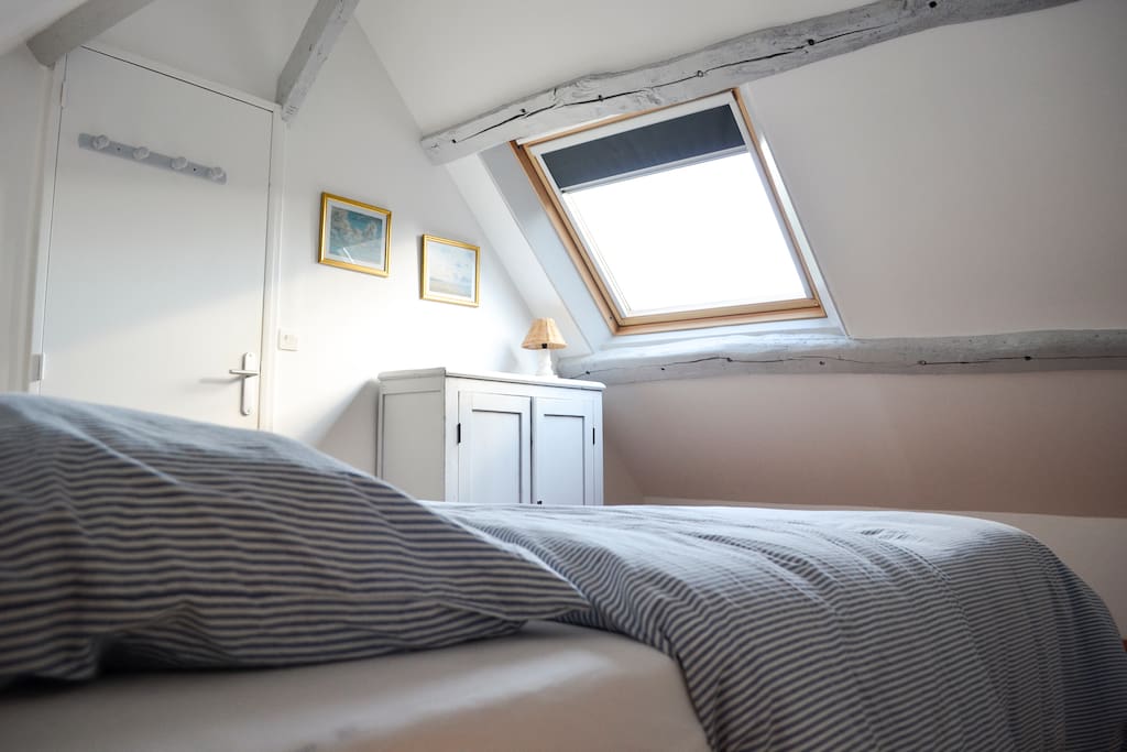 Chambre spacieuse au deuxième étage