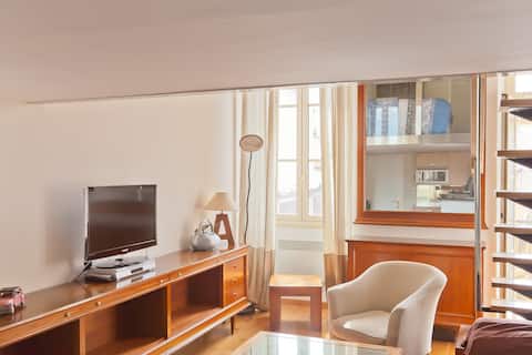 Popular Airbnb listing: stunning location, Place Massena in Jean Médecin
