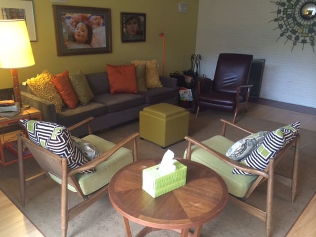 Updated Mid Century Modern Close-In gallery image 2