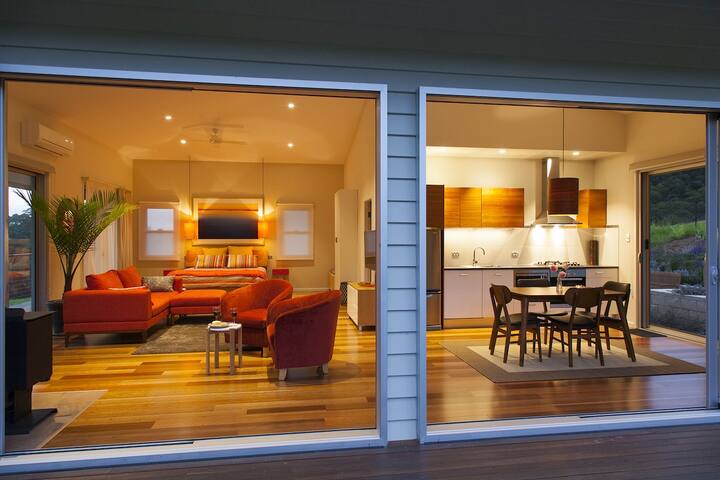 Wilderberry Cottage Berry Nsw Cottages For Rent In Broughton