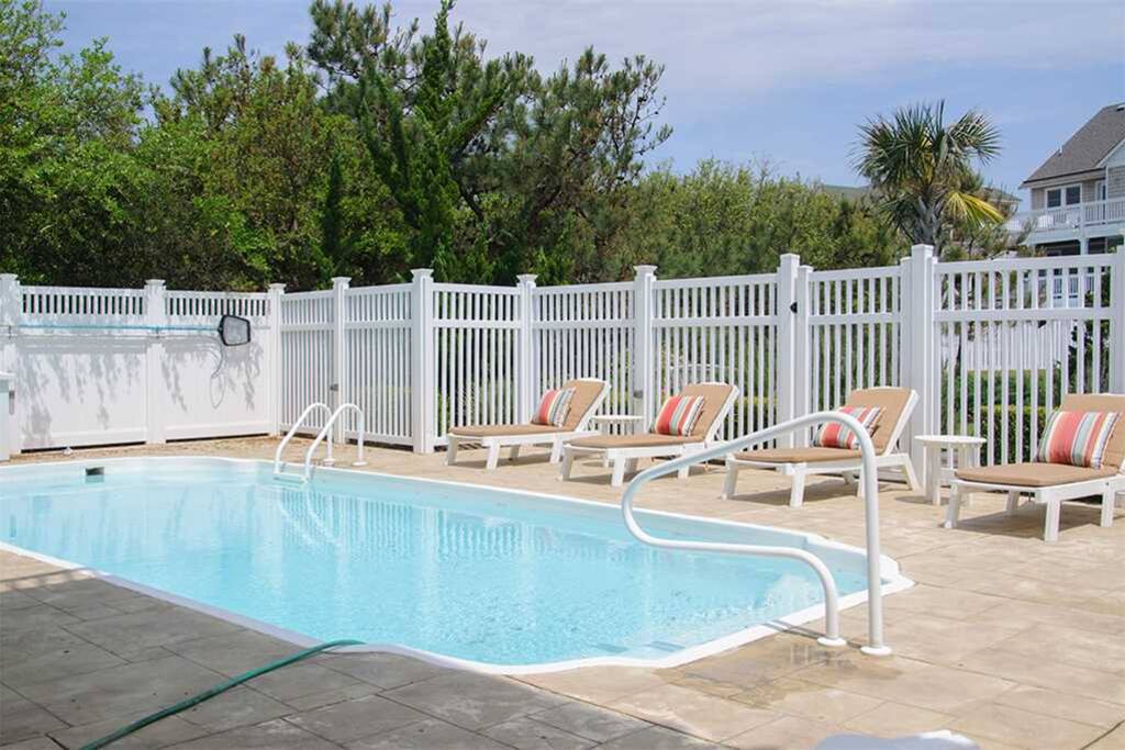 JR118: Serendipity | Pool Area