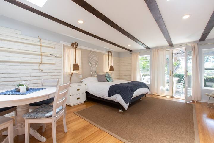 Hollywood Riviera beach bungalow