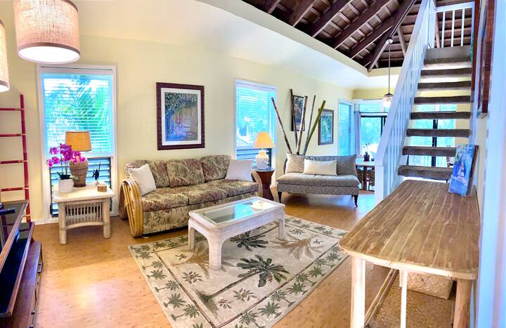 Bright & Airy with Full Kitchen & W/D