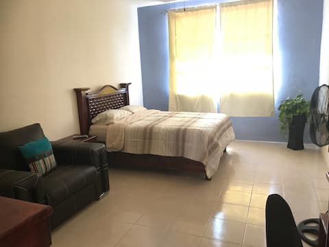 7 clean, executive rooms for rent.