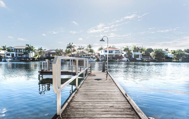 Family Friendly Waterfront House overlooking River