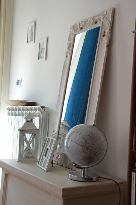 bedroom mirror