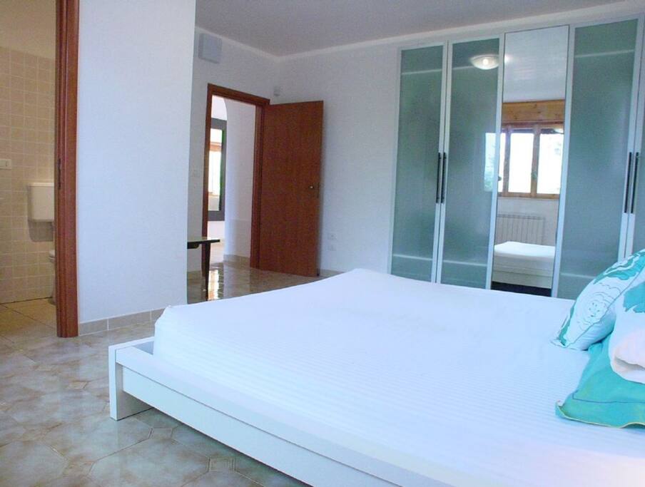 King bed ensuite