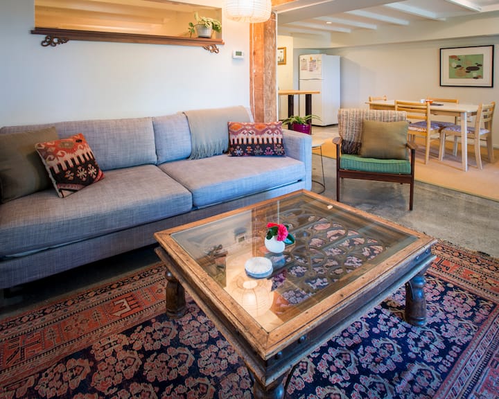 Stylish Queen Anne Apartment Apartments for Rent in Seattle