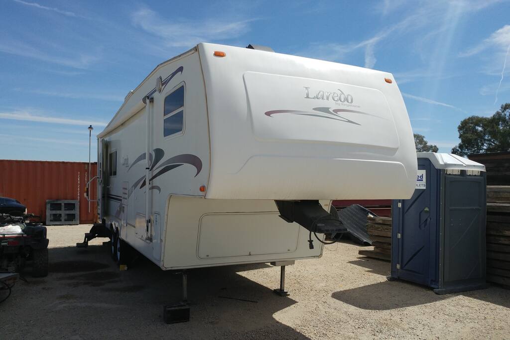 Full awning pull out for shade