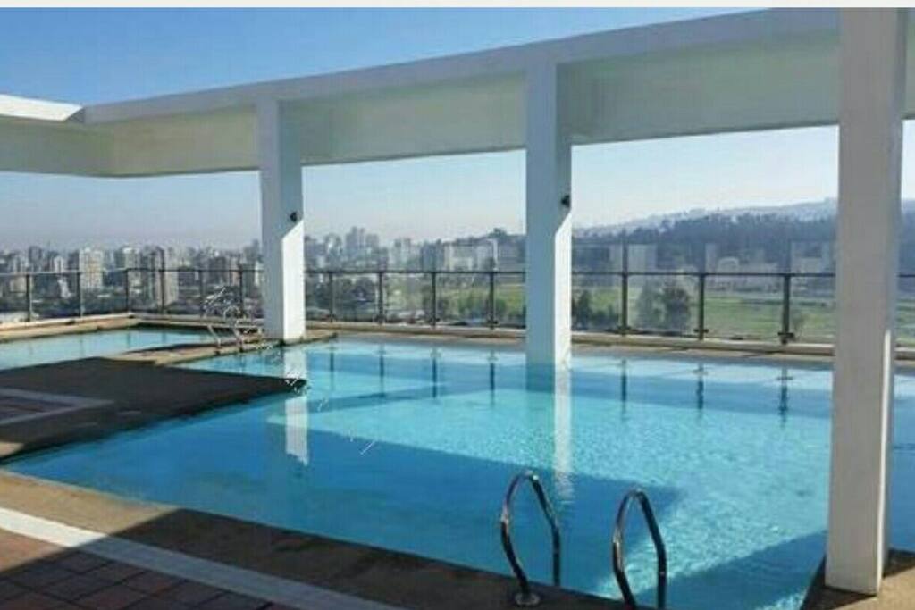 piscinas con vista panorámica a viña del mar