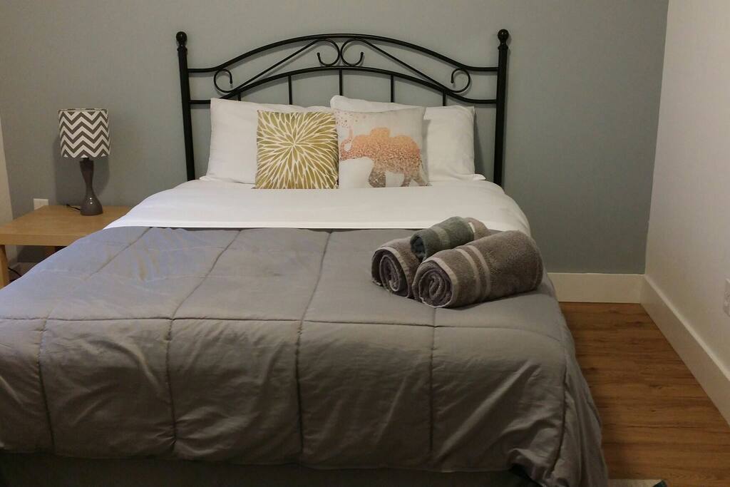 Guest bedroom 1