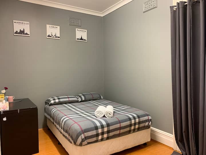 Cosy Aircon Studio ( With Balcony ) Sydney 111 - Sydney