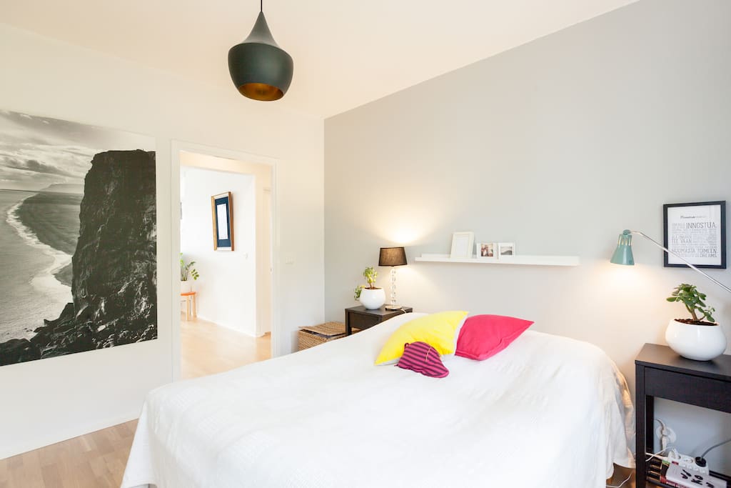The master bedroom accommodates two. The bed is 140 cm wide.