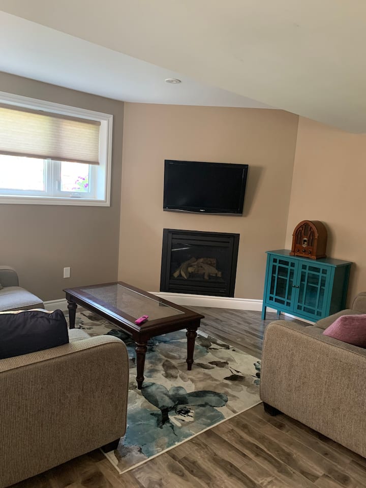 Glenn & Deb’s Place - Windsor