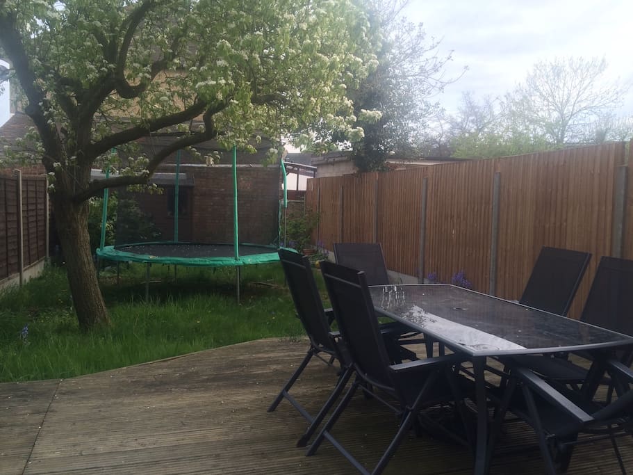 Garden and decking area. Large trampoline. Paddling pool available