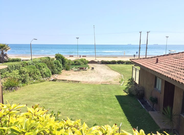 Casa Con Insuperable Vista Al Mar En Primera Línea - Santo Domingo