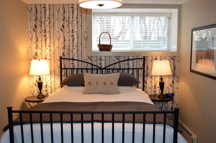 Blue Spruce Guest Suite with kitchen and fireplace